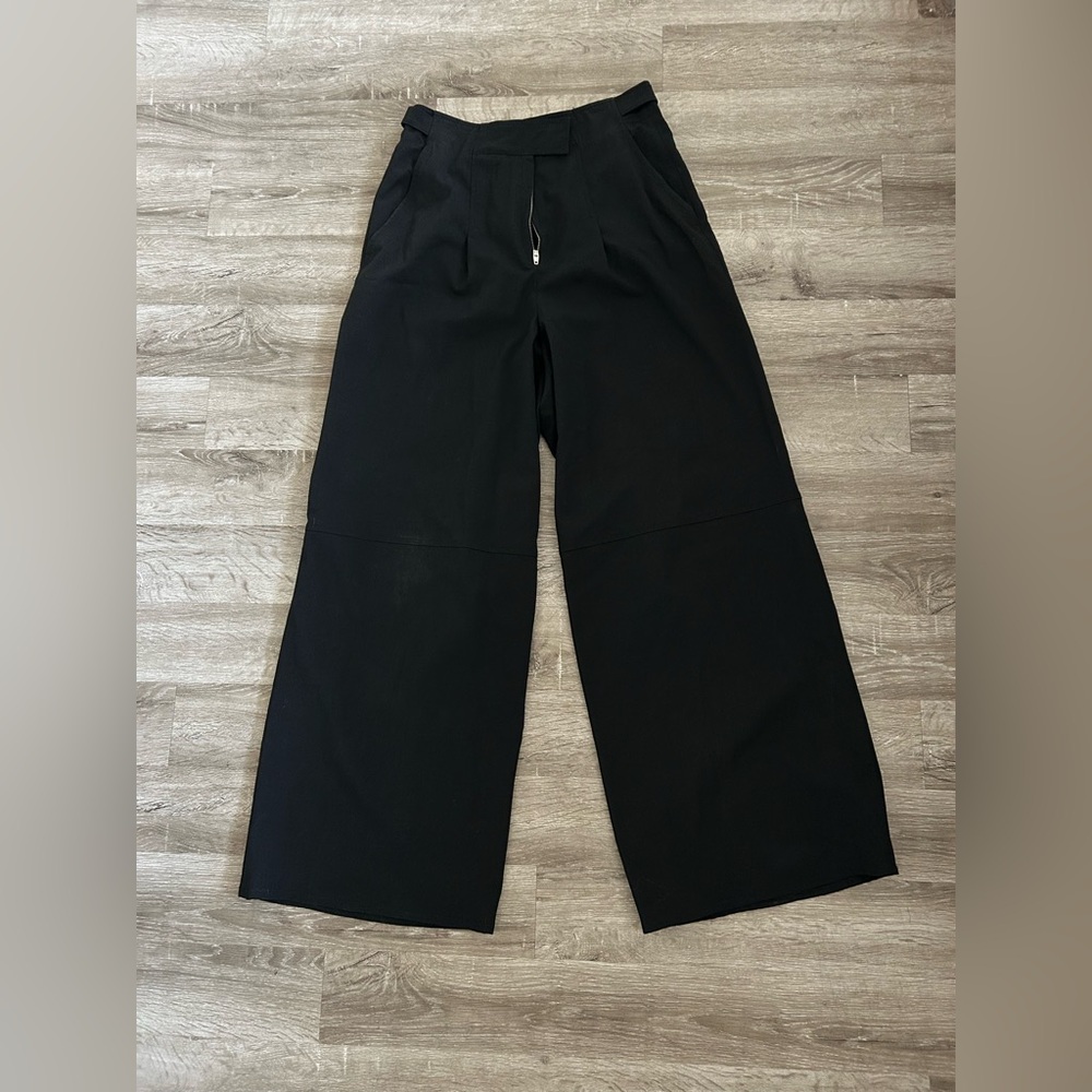 Wide-leg elegant trousers